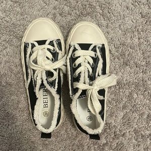 Comfortable, flat sneakers